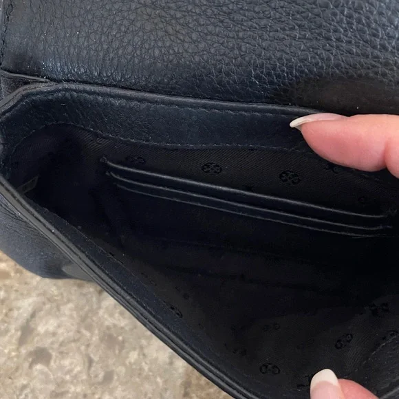 Tory Burch black Leather Shoulder Bag with Gold Chain - Picture 4 of 4